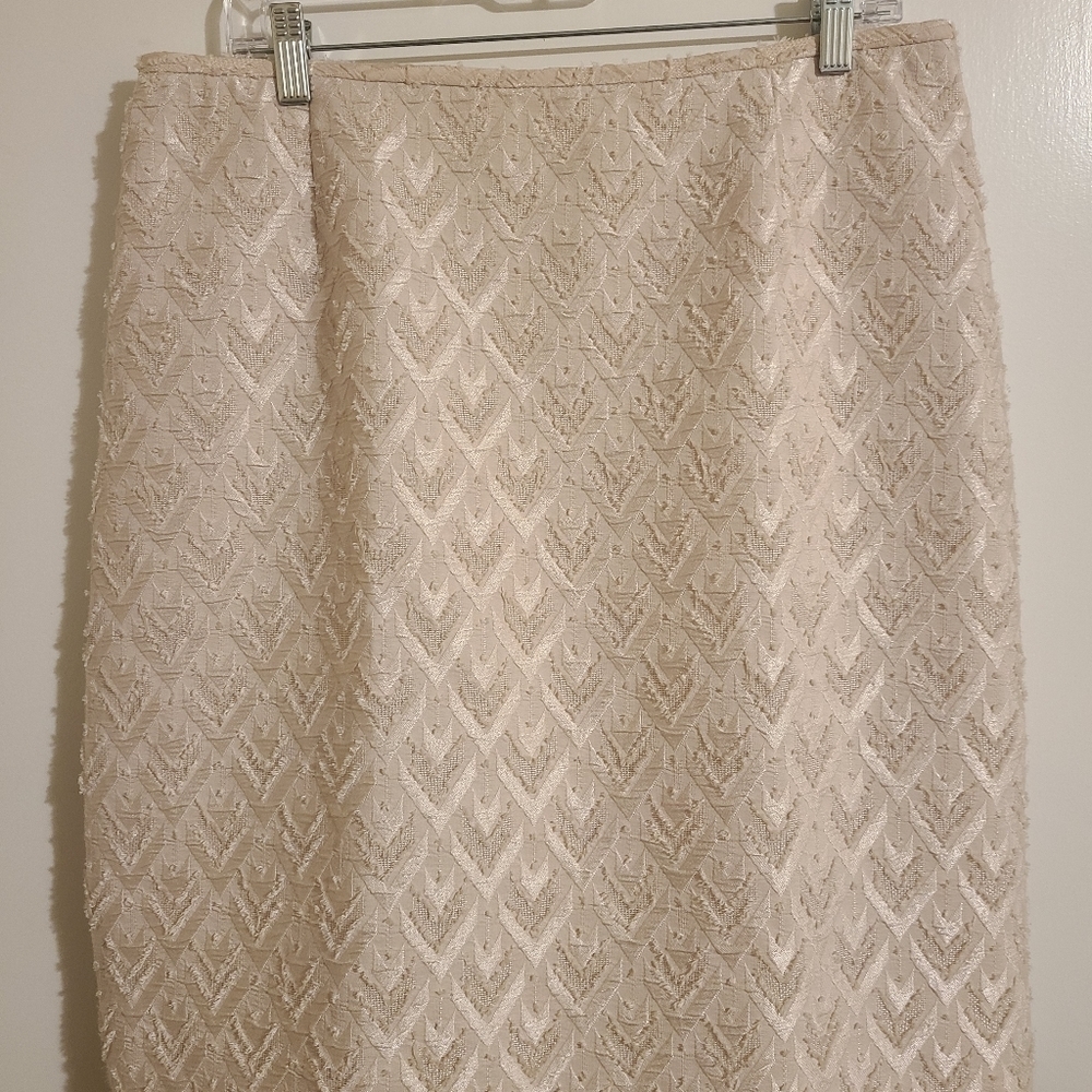 Preston & York Pencil Skirt - Picture 2 of 6